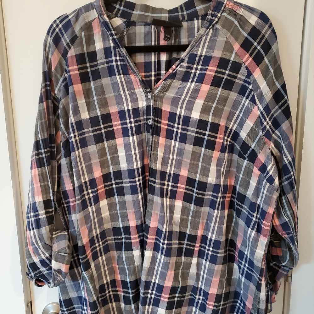 Rolled sleeved plaid shirt